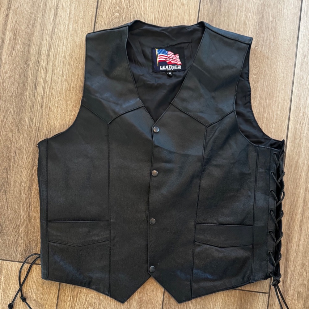 Leather USA Mens Black Biker Vest XL Genuine Leather Side Lace Snap Front
